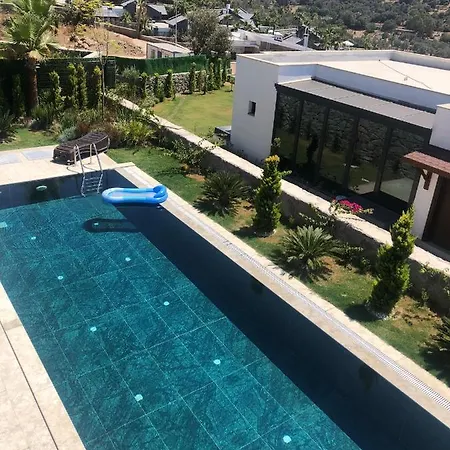 Beautiful 4Br House With Private Pool In Yalikavak Bodrum