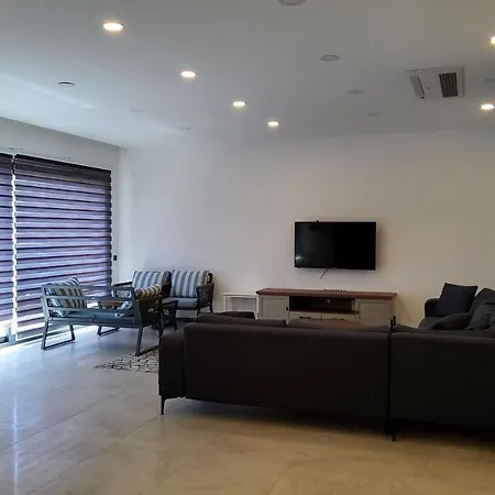Beautiful 4Br House With Private Pool In Yalikavak *